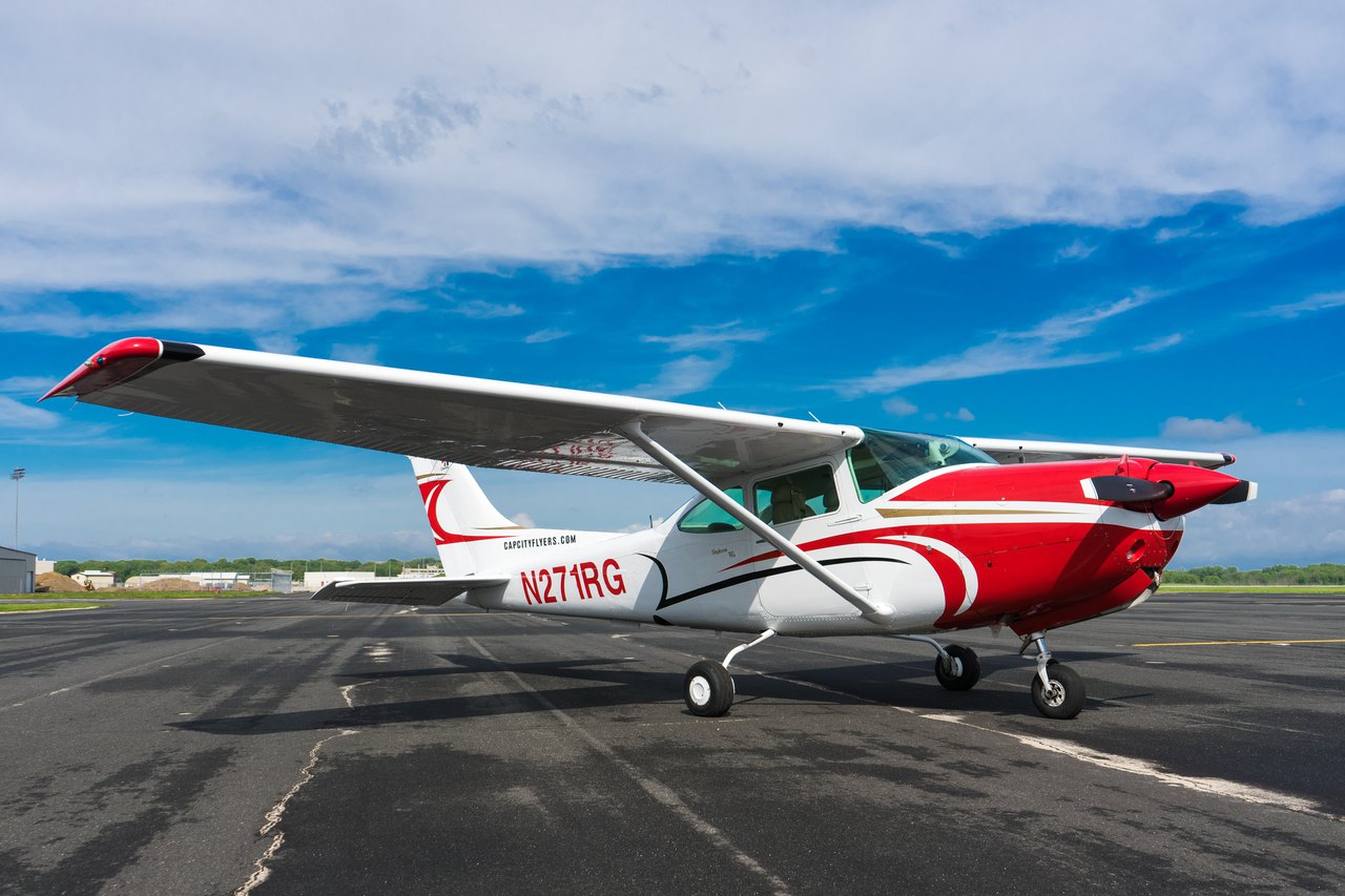 Cessna Skylane R182 - N271RG (Retractable Gear) - Capitol City Flyers